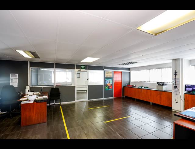 2,575M² WAREHOUSE FOR SALE IN WENTWORTH